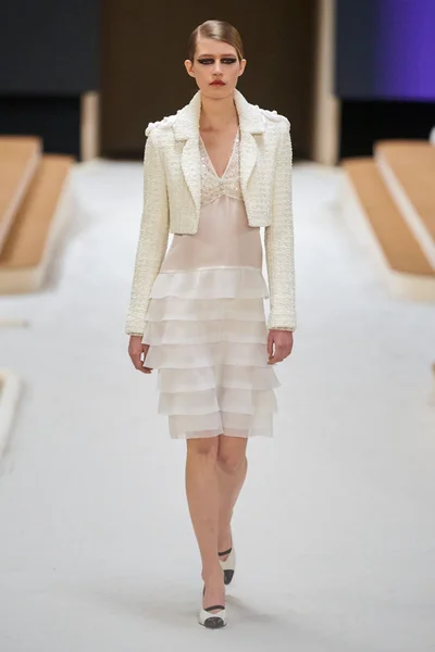Look 27
